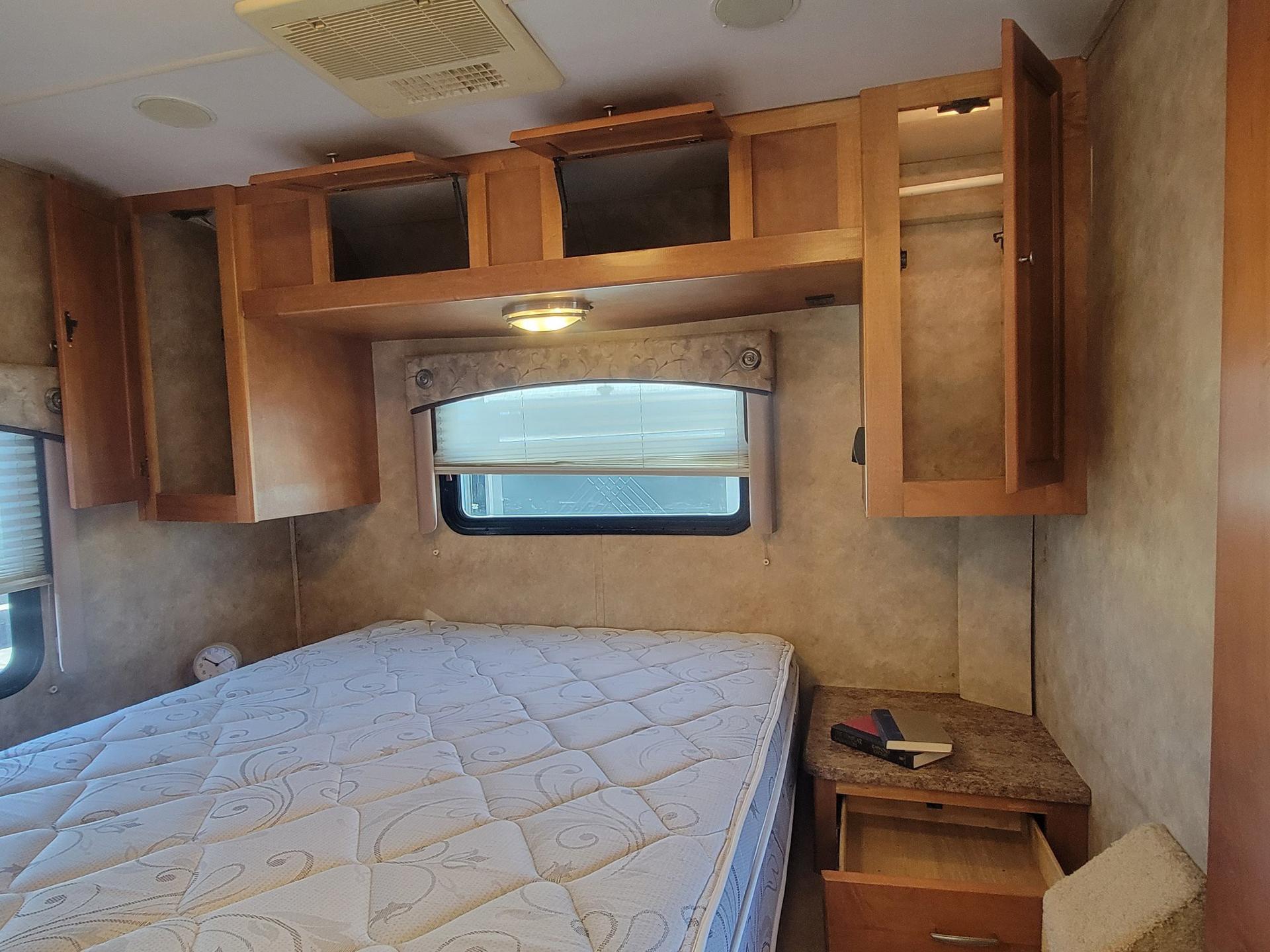 2010 Gulf Stream 2010 Gulf Stream Conquest Super Series - thumbnail 42