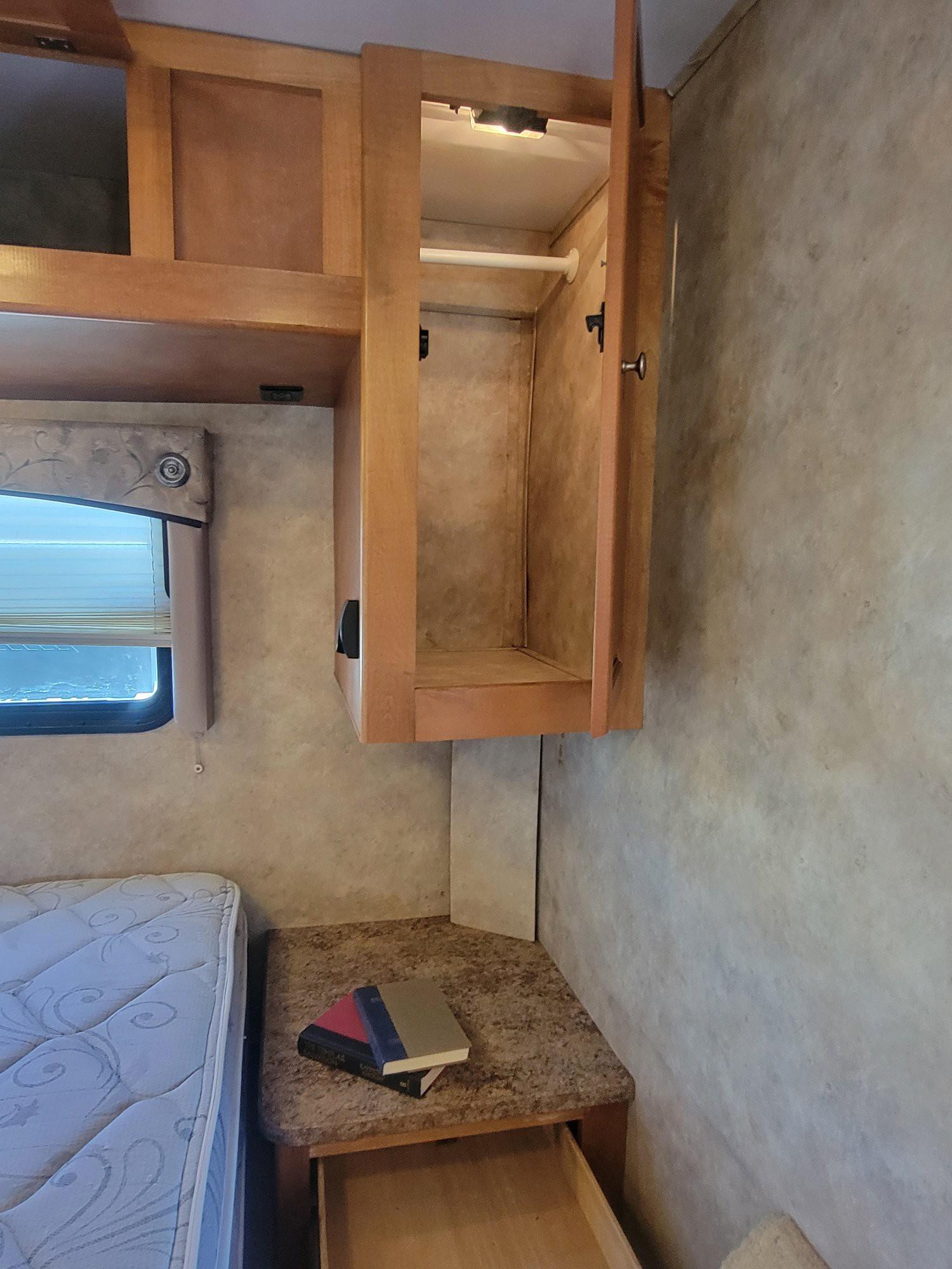 2010 Gulf Stream 2010 Gulf Stream Conquest Super Series - thumbnail 43