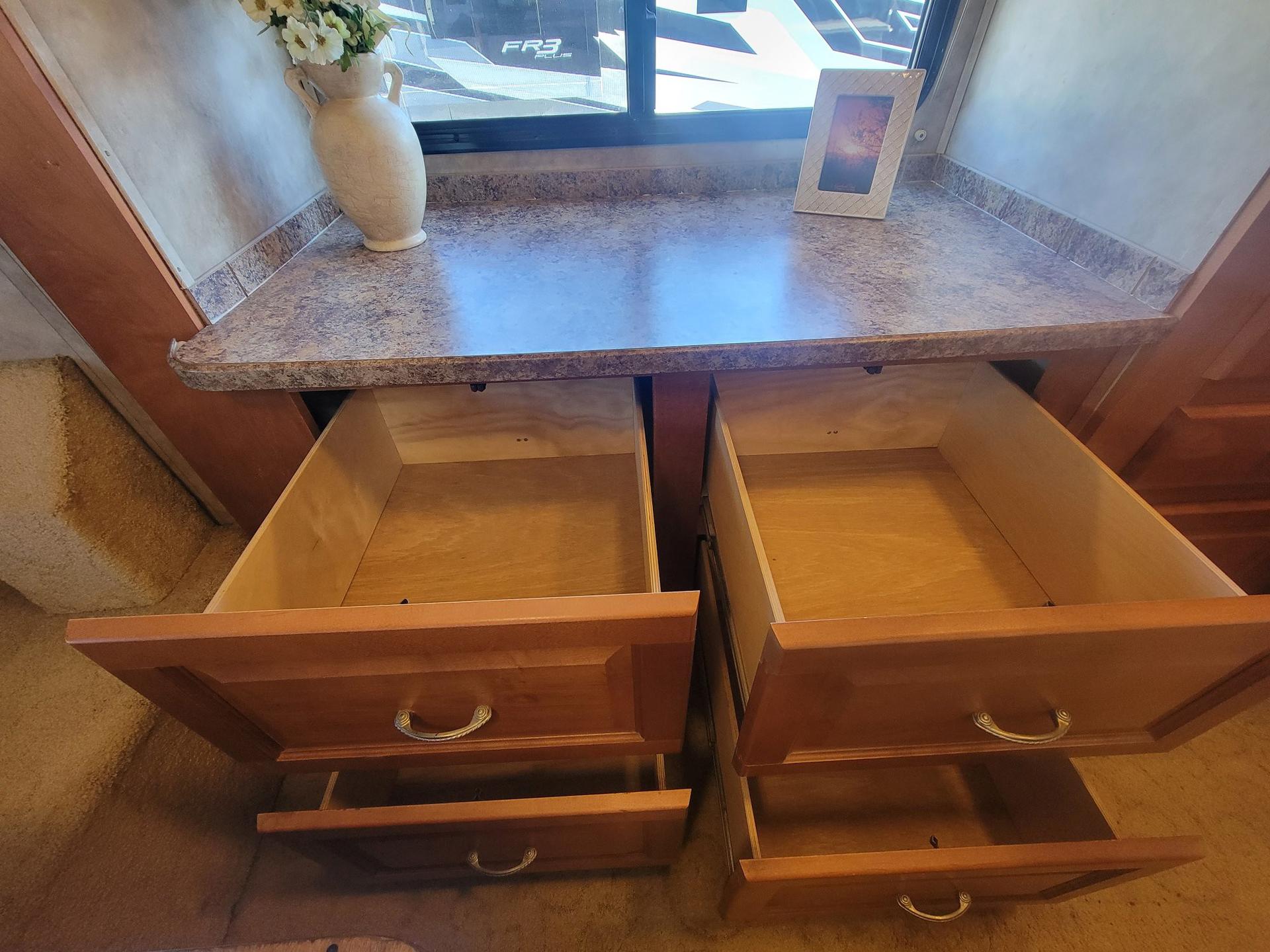 2010 Gulf Stream 2010 Gulf Stream Conquest Super Series - thumbnail 47