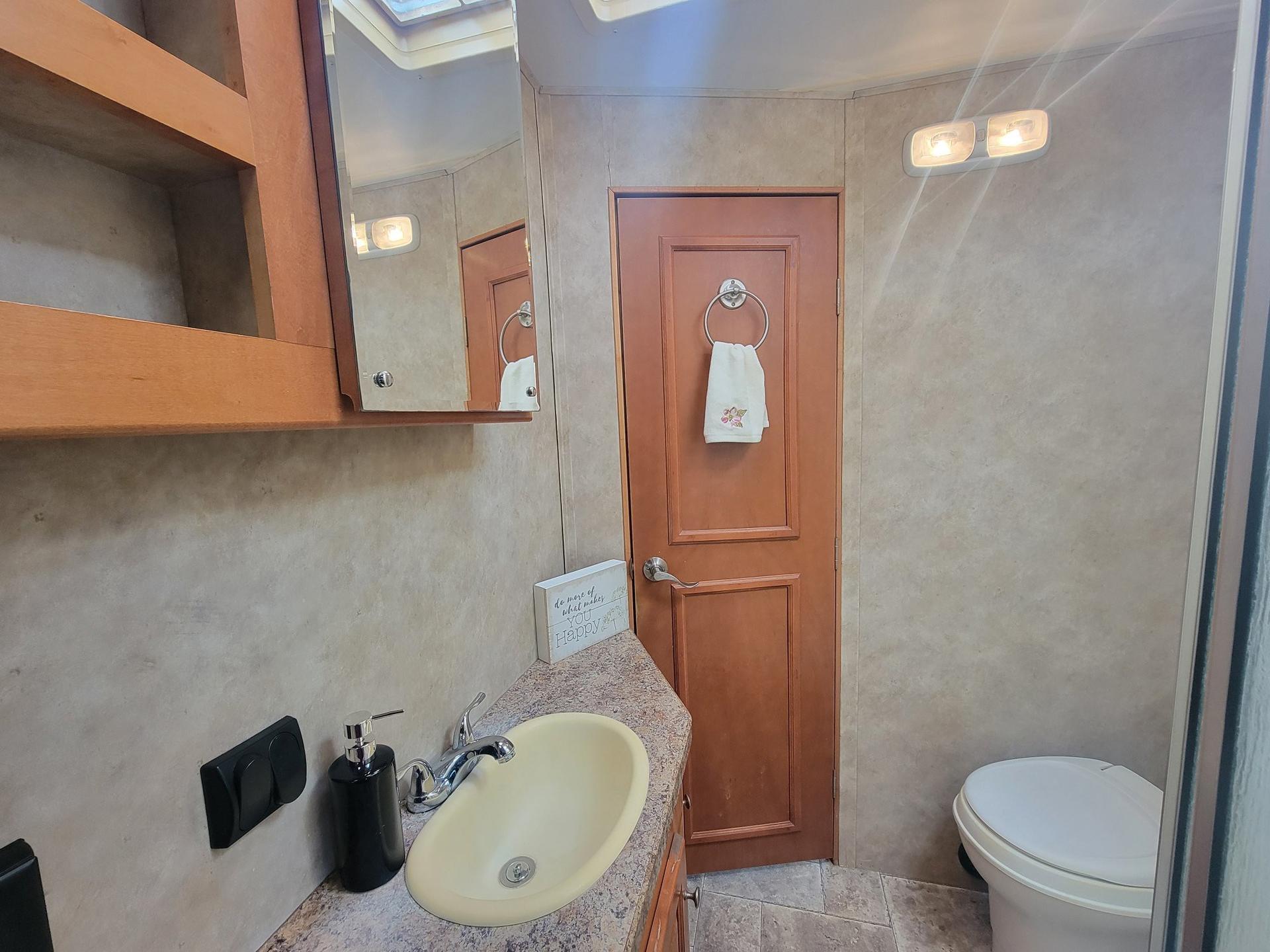 2010 Gulf Stream 2010 Gulf Stream Conquest Super Series - thumbnail 50