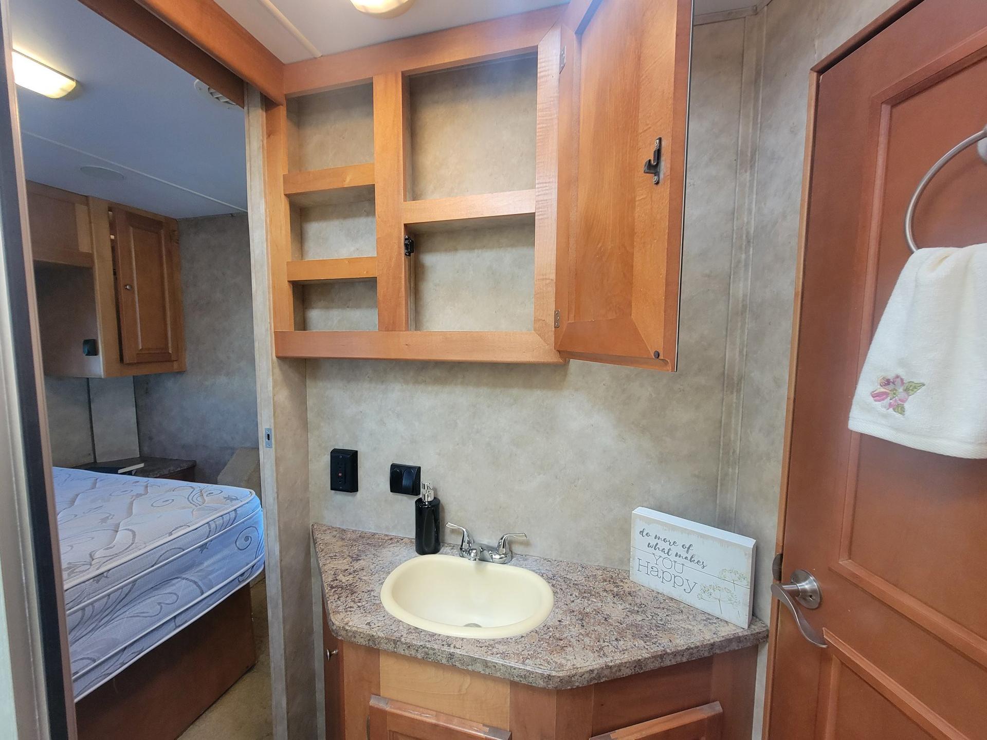 2010 Gulf Stream 2010 Gulf Stream Conquest Super Series - thumbnail 51