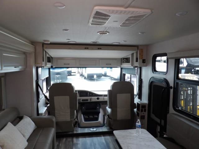 2024 Holiday Rambler 2024 Holiday Rambler Admiral - thumbnail 9