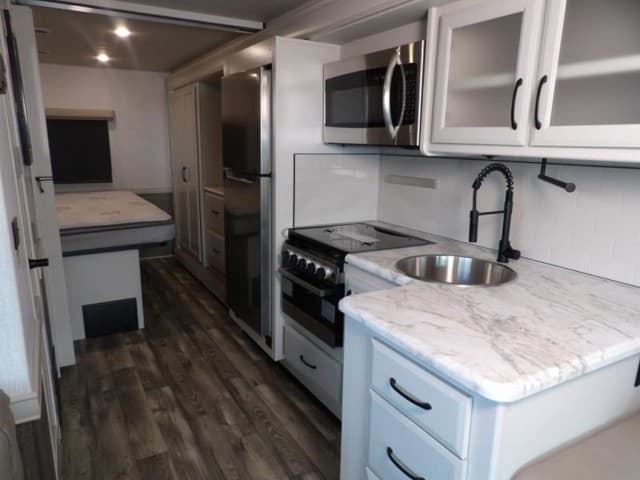 2024 Holiday Rambler 2024 Holiday Rambler Admiral - thumbnail 13