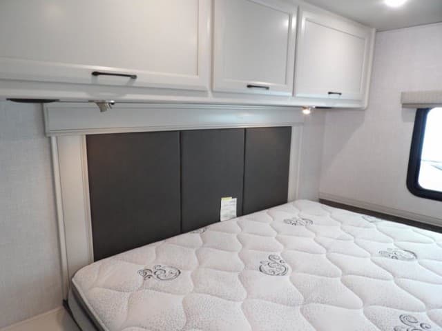 2024 Holiday Rambler 2024 Holiday Rambler Admiral - thumbnail 23