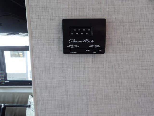 2024 Holiday Rambler 2024 Holiday Rambler Admiral - thumbnail 25