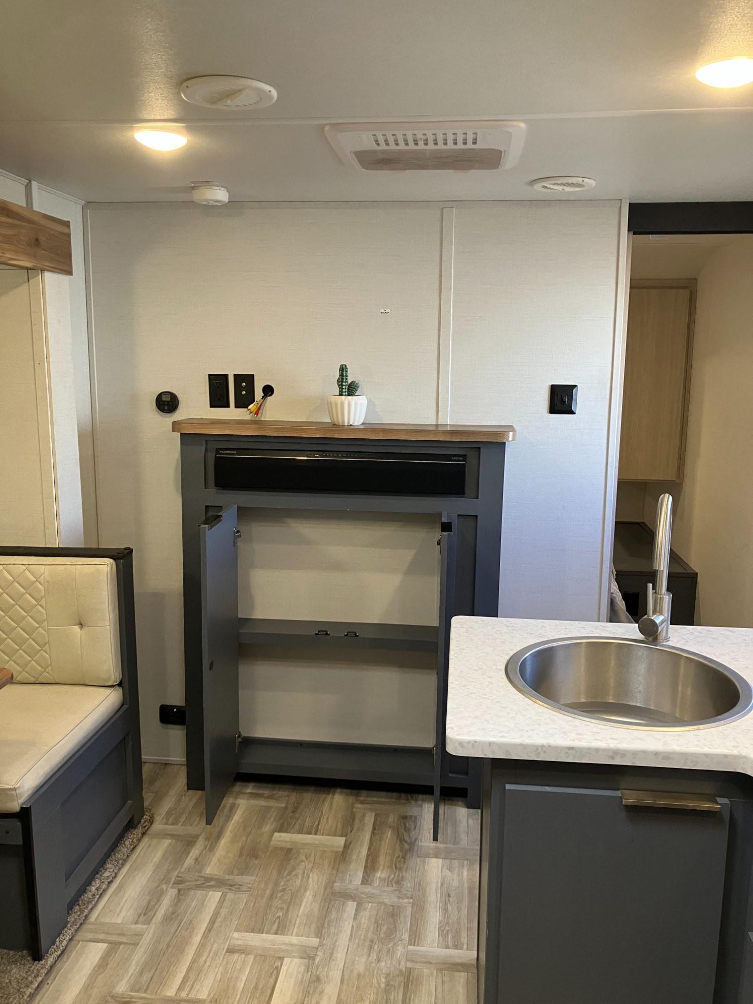 2024 Prime Time RV 2024 Prime Time RV Tracer - thumbnail 8