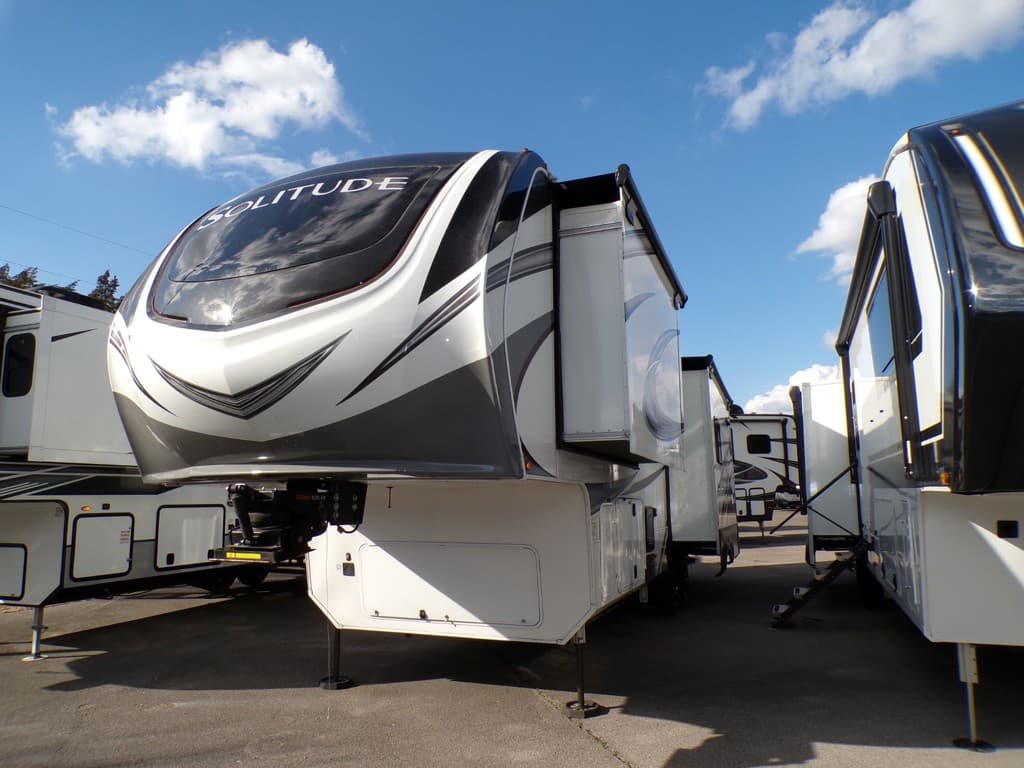 2022 Grand Design 2022 Grand Design Solitude - thumbnail 4