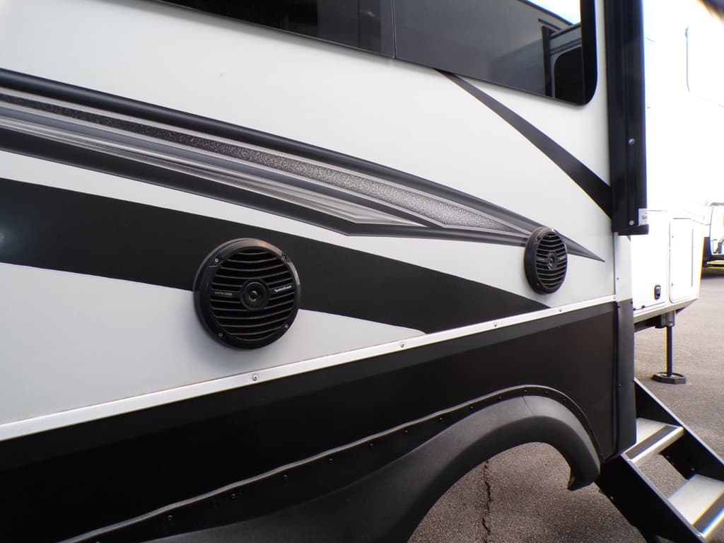 2022 Grand Design 2022 Grand Design Solitude - thumbnail 8