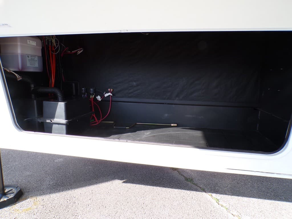 2022 Grand Design 2022 Grand Design Solitude - thumbnail 9