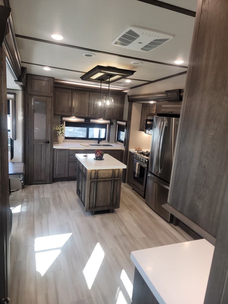 2022 Grand Design 2022 Grand Design Solitude - thumbnail 14