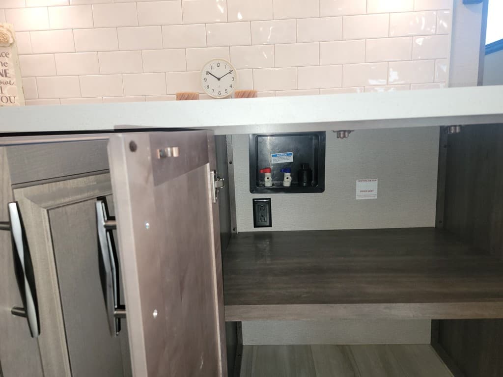 2022 Grand Design 2022 Grand Design Solitude - thumbnail 24