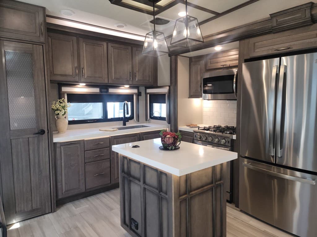 2022 Grand Design 2022 Grand Design Solitude - thumbnail 27