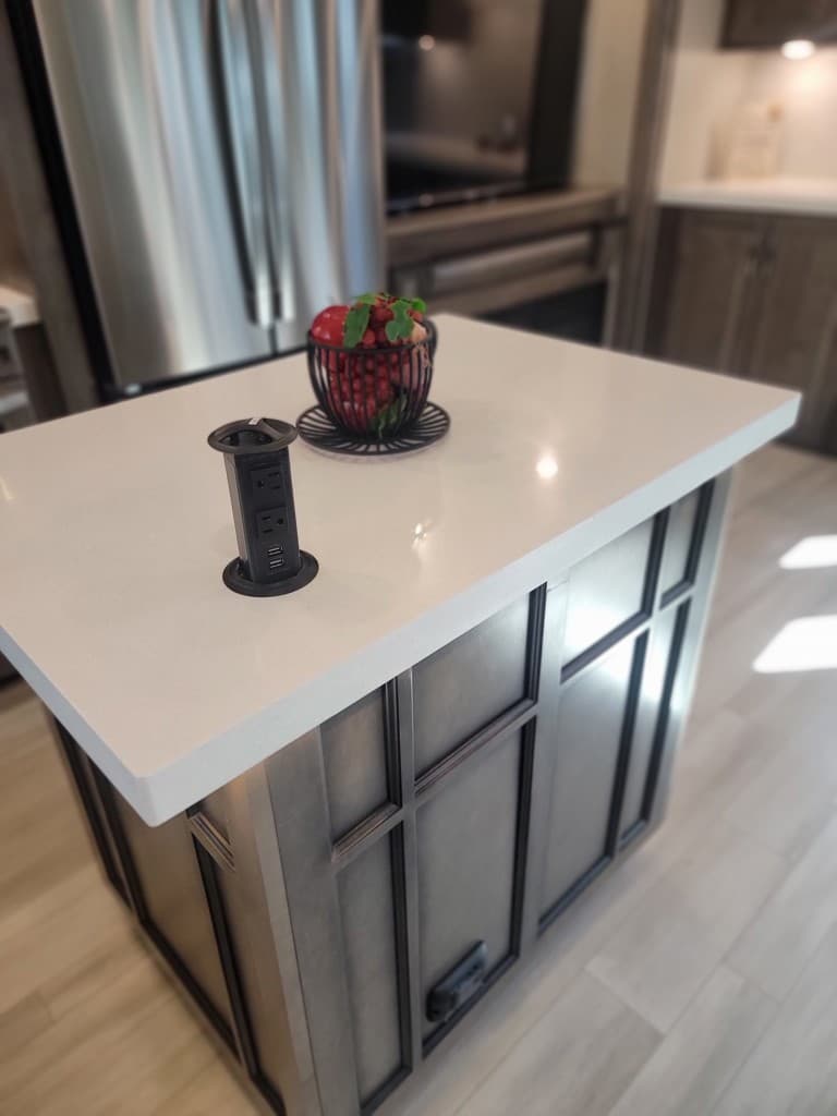 2022 Grand Design 2022 Grand Design Solitude - thumbnail 30