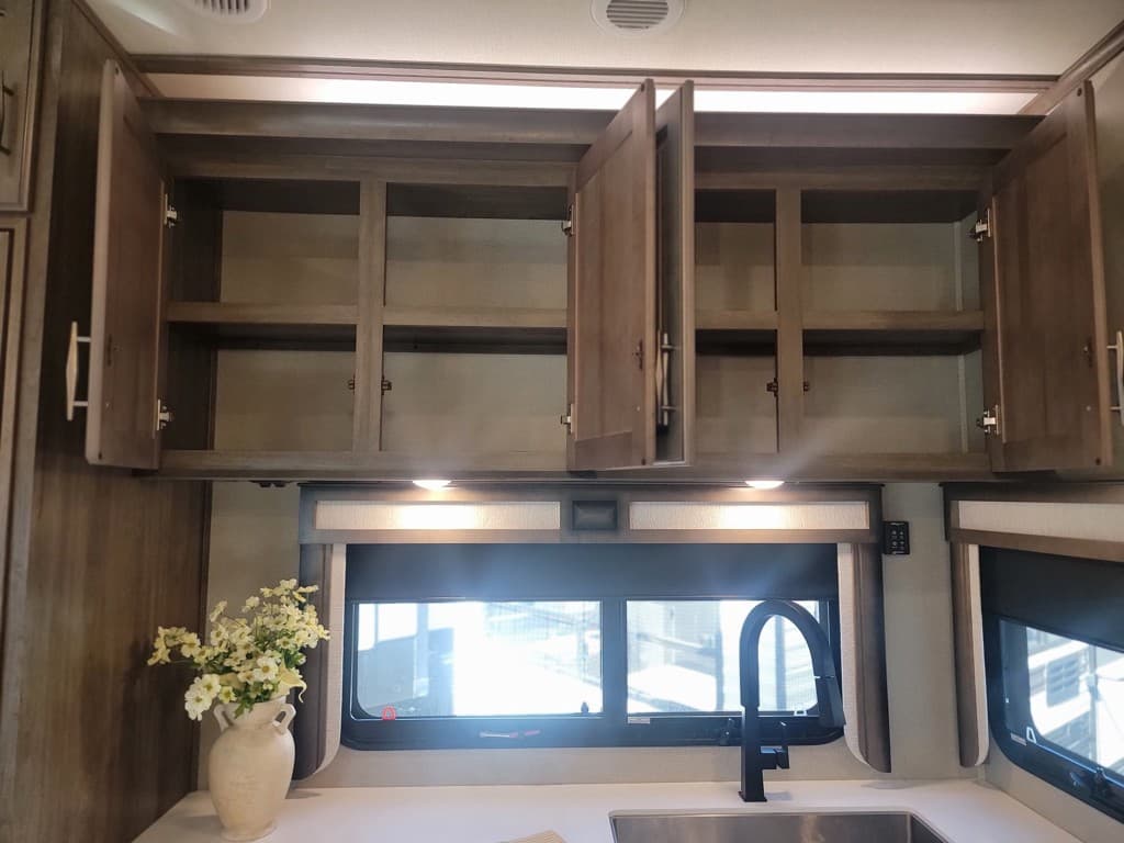 2022 Grand Design 2022 Grand Design Solitude - thumbnail 33