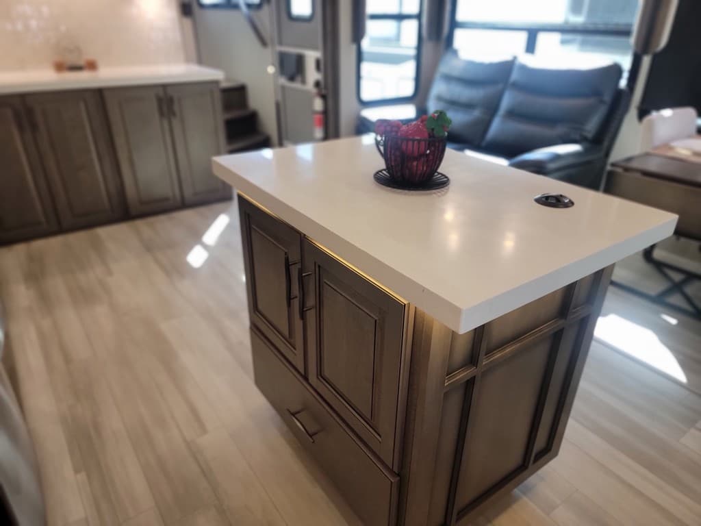 2022 Grand Design 2022 Grand Design Solitude - thumbnail 39