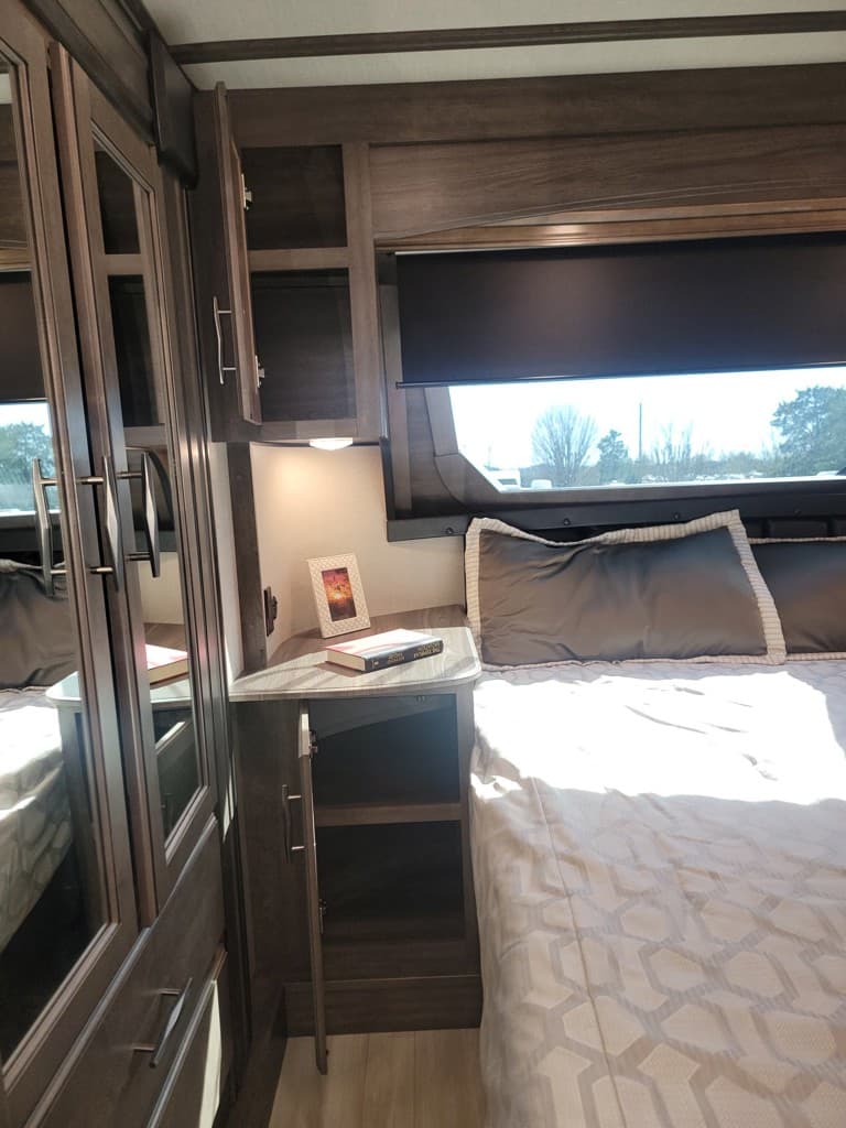 2022 Grand Design 2022 Grand Design Solitude - thumbnail 48