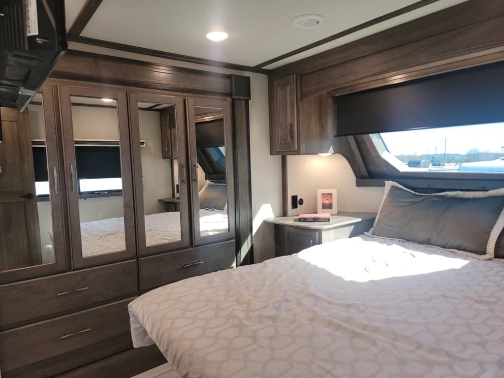 2022 Grand Design 2022 Grand Design Solitude - thumbnail 51