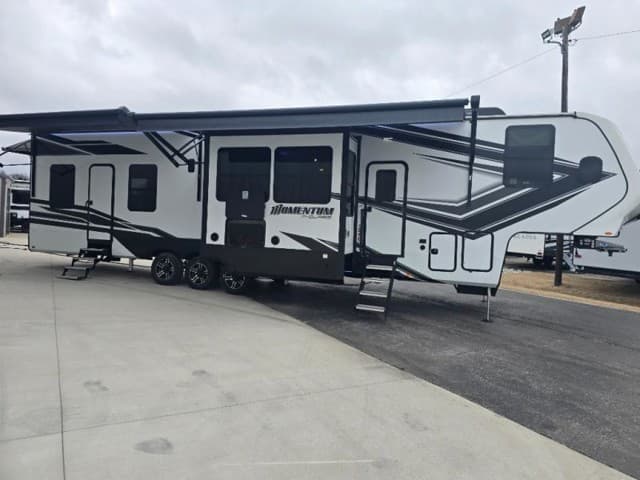 2024 Grand Design 2024 Grand Design Momentum M-Class - thumbnail 4