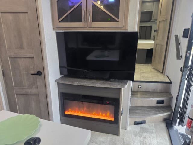 2024 Grand Design 2024 Grand Design Momentum M-Class - thumbnail 16