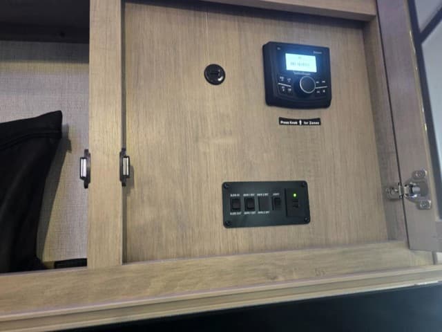 2024 Grand Design 2024 Grand Design Momentum M-Class - thumbnail 19