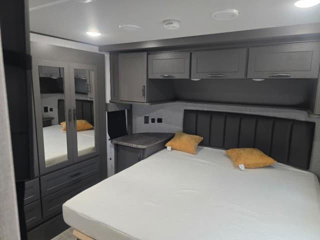 2024 Grand Design 2024 Grand Design Momentum M-Class - thumbnail 25