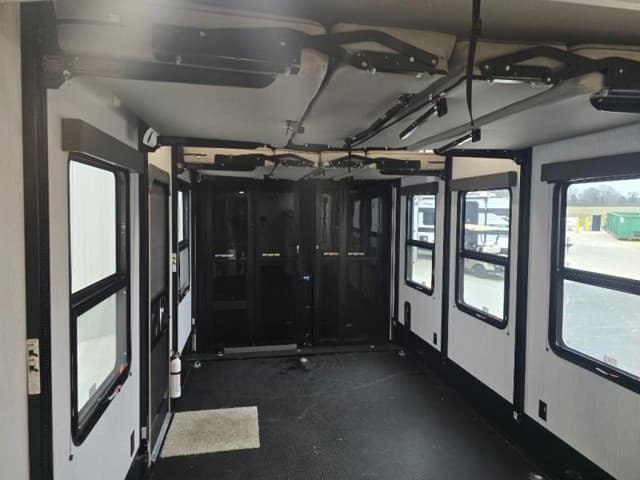 2024 Grand Design 2024 Grand Design Momentum M-Class - thumbnail 29