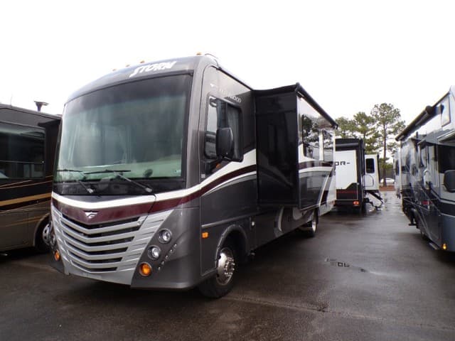 2016 Fleetwood 2016 Fleetwood Storm - thumbnail 4