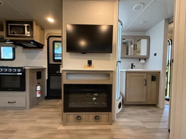 2024 Forest River 2024 Forest River Rockwood Mini Lite - thumbnail 12
