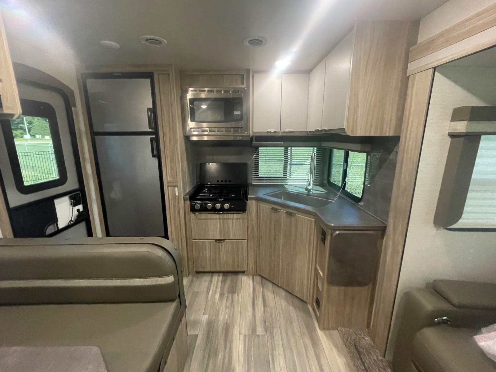 2022 Winnebago 2022 Winnebago Minnie - thumbnail 11