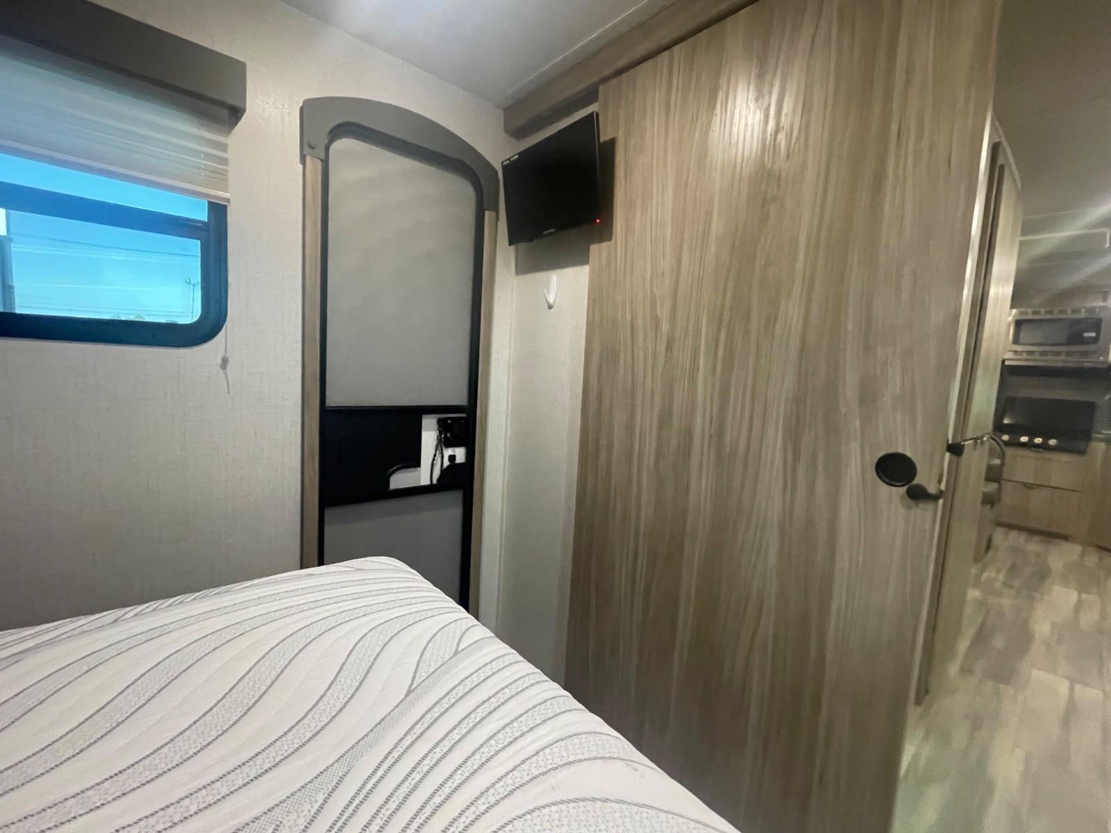 2022 Winnebago 2022 Winnebago Minnie - thumbnail 15