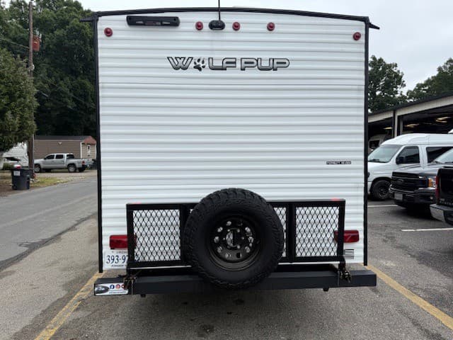 2024 Forest River 2024 Forest River Cherokee Wolf Pup - thumbnail 4