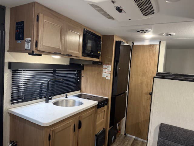 2024 Forest River 2024 Forest River Cherokee Wolf Pup - thumbnail 8