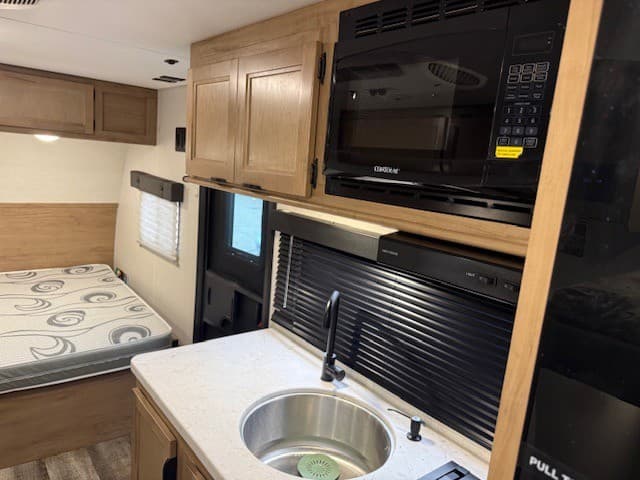 2024 Forest River 2024 Forest River Cherokee Wolf Pup - thumbnail 9