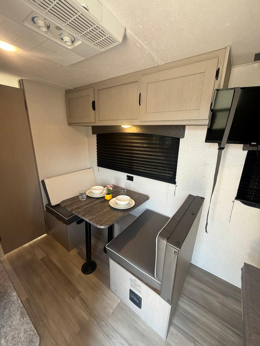 2024 Coachmen 2024 Coachmen Clipper - thumbnail 9