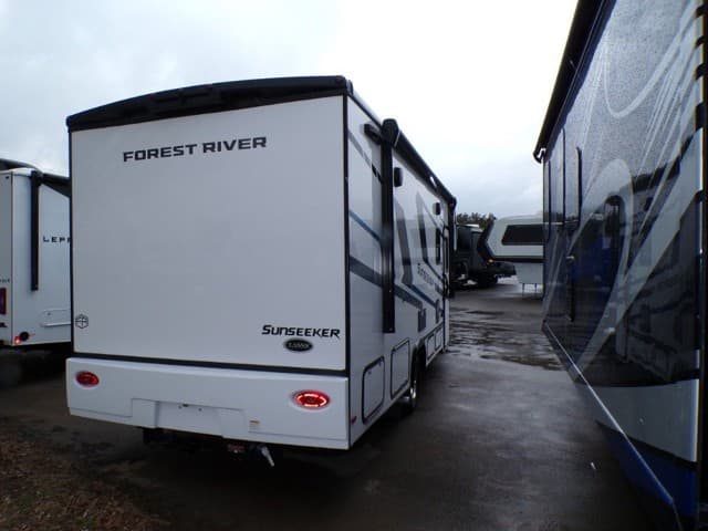 2025 Forest River 2025 Forest River Sunseeker - thumbnail 6