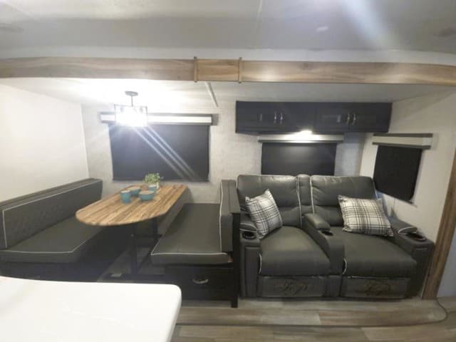 2022 Coachmen 2022 Coachmen Freedom Express - thumbnail 9