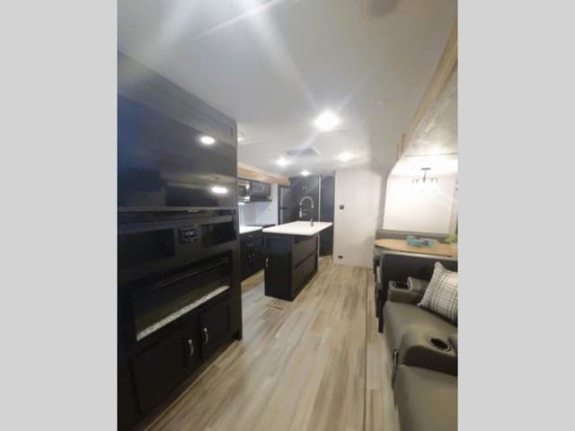 2022 Coachmen 2022 Coachmen Freedom Express - thumbnail 17