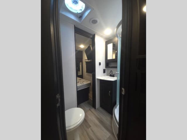 2022 Coachmen 2022 Coachmen Freedom Express - thumbnail 18