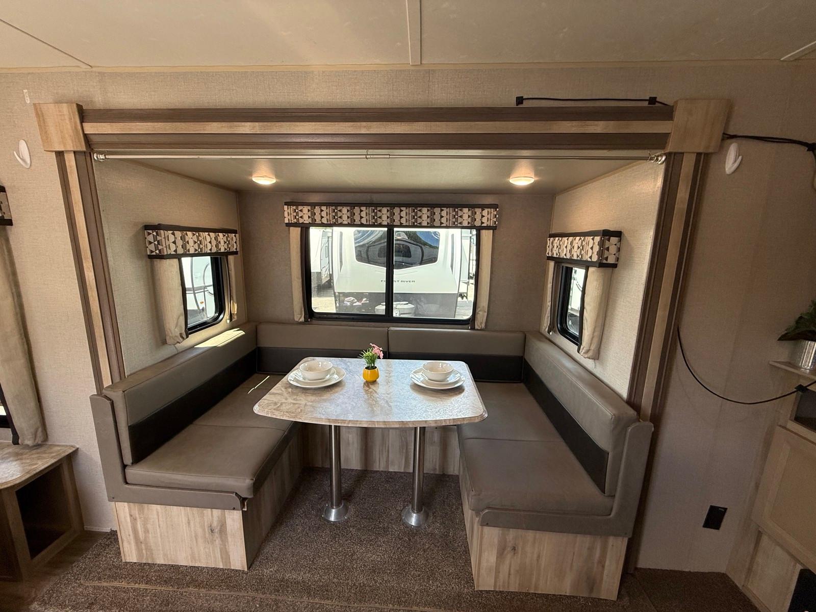 2020 Coachmen 2020 Coachmen Catalina Summit - thumbnail 6