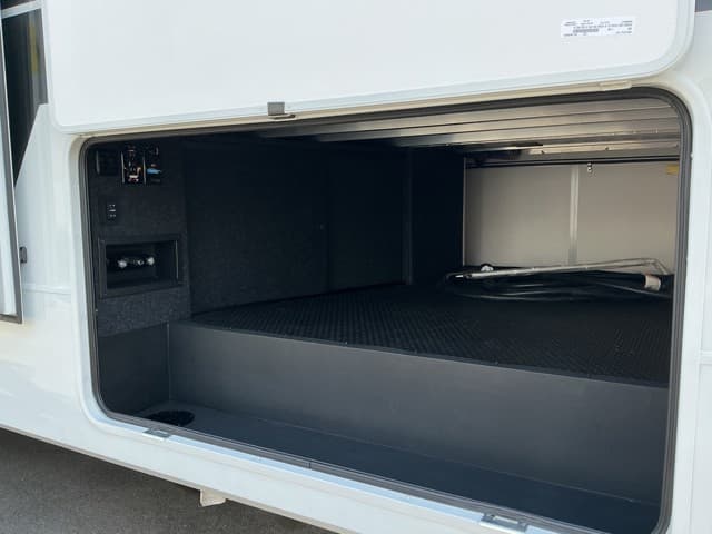 2025 Z  2025 Z  Brinkley - thumbnail 7