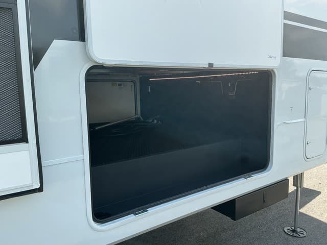 2025 Z  2025 Z  Brinkley - thumbnail 18