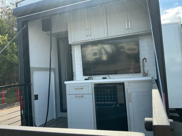 2025 Z  2025 Z  Brinkley - thumbnail 16