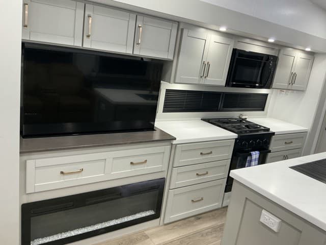 2025 Z  2025 Z  Brinkley - thumbnail 19