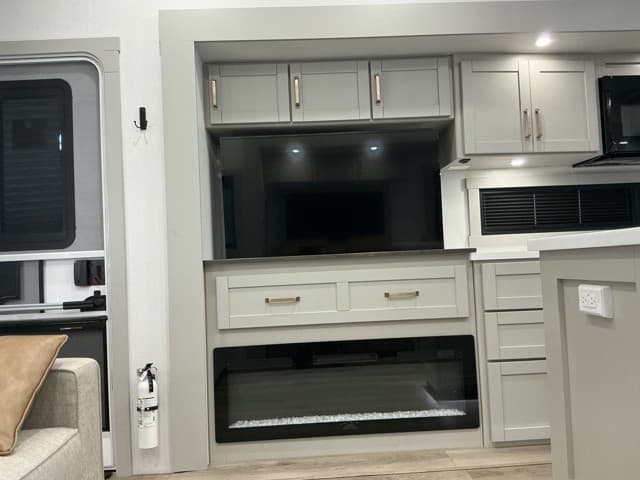 2025 Z  2025 Z  Brinkley - thumbnail 24