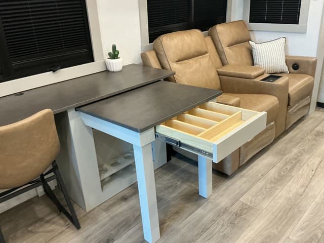 2025 Z  2025 Z  Brinkley - thumbnail 29