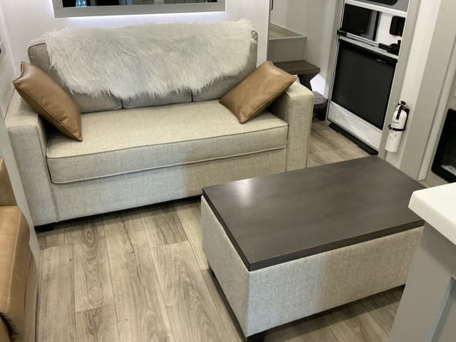 2025 Z  2025 Z  Brinkley - thumbnail 31