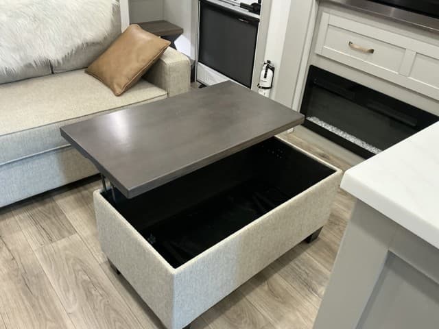 2025 Z  2025 Z  Brinkley - thumbnail 32