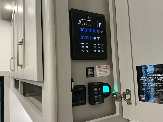 2025 Z  2025 Z  Brinkley - thumbnail 34