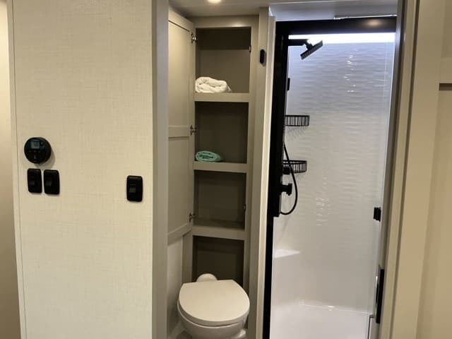 2025 Z  2025 Z  Brinkley - thumbnail 37