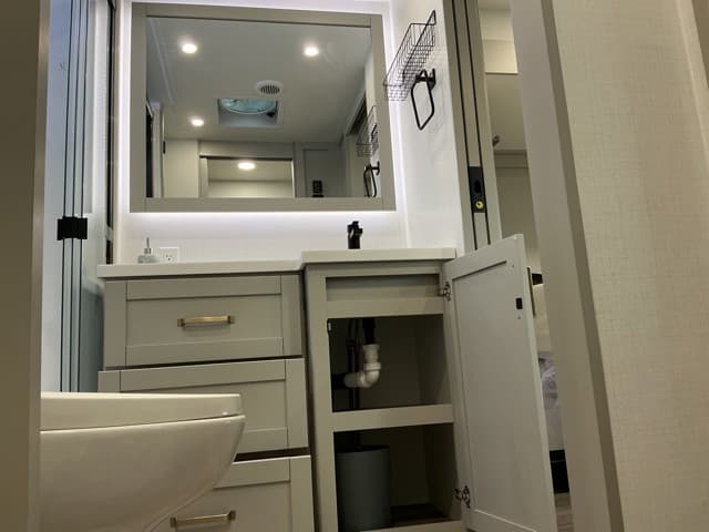 2025 Z  2025 Z  Brinkley - thumbnail 38